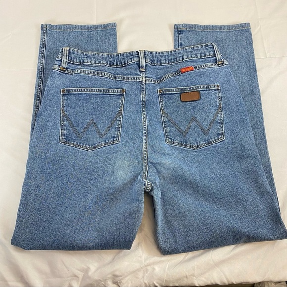 Wrangler Classic Fit Jeans Women’s 15x32 - Picture 6 of 8
